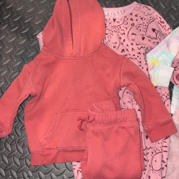 Bundle of 7 footies and sweatshirts 18 month - Picture 3 of 11